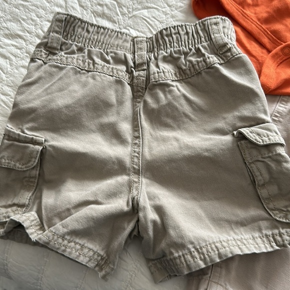 18-24m Osh Kosh shorts and short sleeve onsie shirt,chaps and old navy overalls - Picture 5 of 16